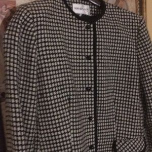 Roth Lecover Sport black and white patterned